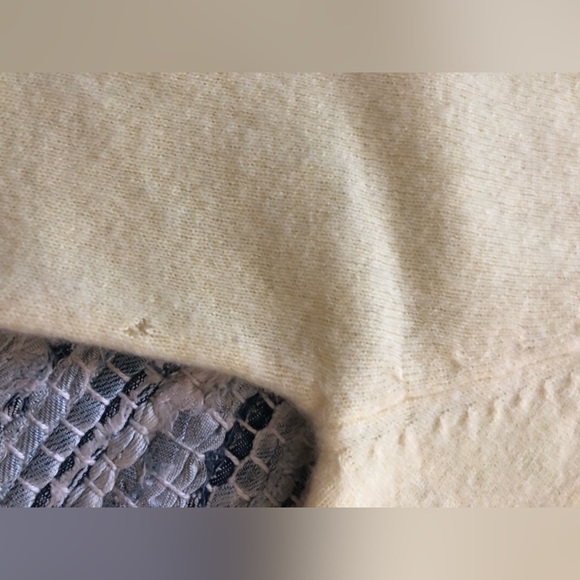 SOLD Vintage wool blend cardigan. - Picture 4 of 4